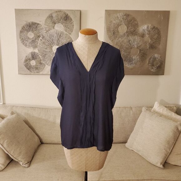 Halogen V-neck Flutter Sleeve Blouse size Medium in Navy Blue - Picture 1 of 9